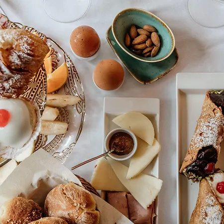 Palazzo Giunta - Porta Marina Ortigia ベッド・アンド・ブレックファスト 4*