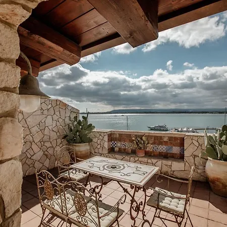 Palazzo Giunta - Porta Marina Ortigia Bed & Breakfast Syracuse