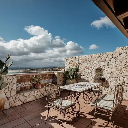 Palazzo Giunta - Porta Marina Ortigia 4*