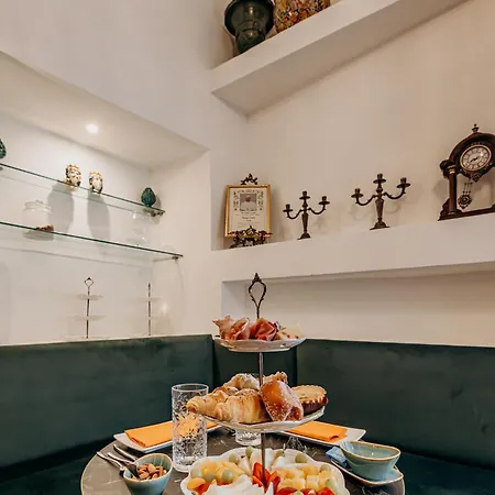 Palazzo Giunta - Porta Marina Ortigia Bed & Breakfast 3*