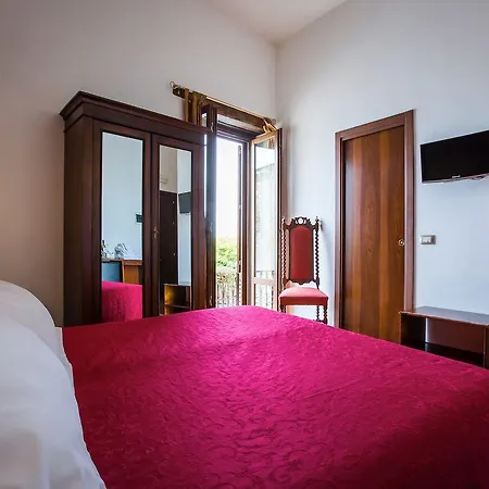 Nocleg ze śniadaniem Palazzo Giunta - Porta Marina Ortigia