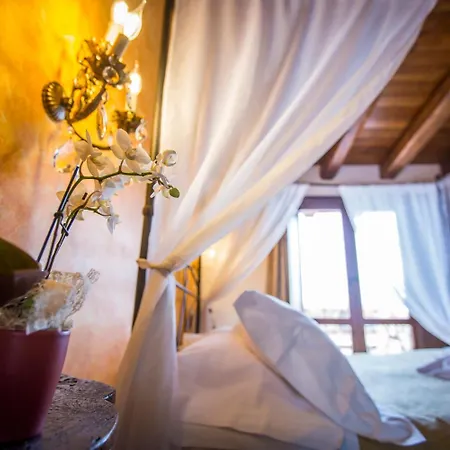 Palazzo Giunta - Porta Marina Ortigia 4*