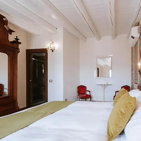 Palazzo Giunta - Porta Marina Ortigia Отель типа 