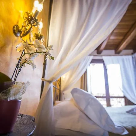 Palazzo Giunta - Porta Marina Ortigia Bed & Breakfast 3*