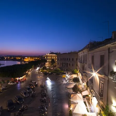 Palazzo Giunta - Porta Marina Ortigia Bed & Breakfast