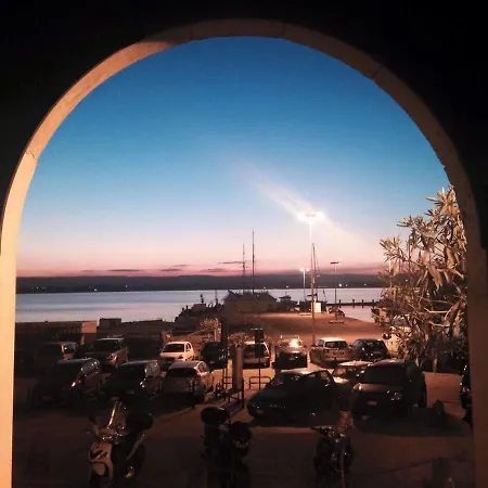 Palazzo Giunta - Porta Marina Ortigia 4* Syrakuzy