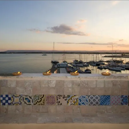 Bed & Breakfast Palazzo Giunta - Porta Marina Ortigia