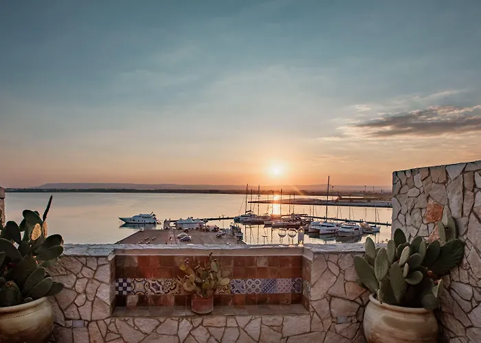 Palazzo Giunta - Porta Marina Ortigia Отель типа 