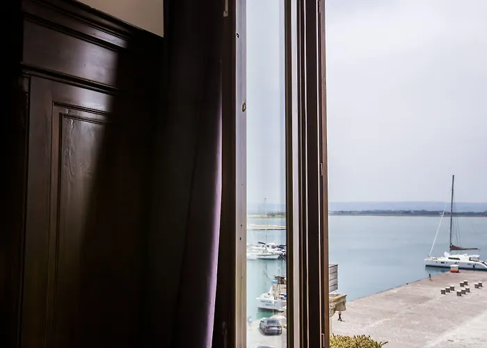 Palazzo Giunta - Porta Marina Ortigia 4* Сиракузы
