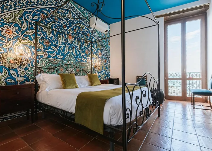 Palazzo Giunta - Porta Marina Ortigia 4*