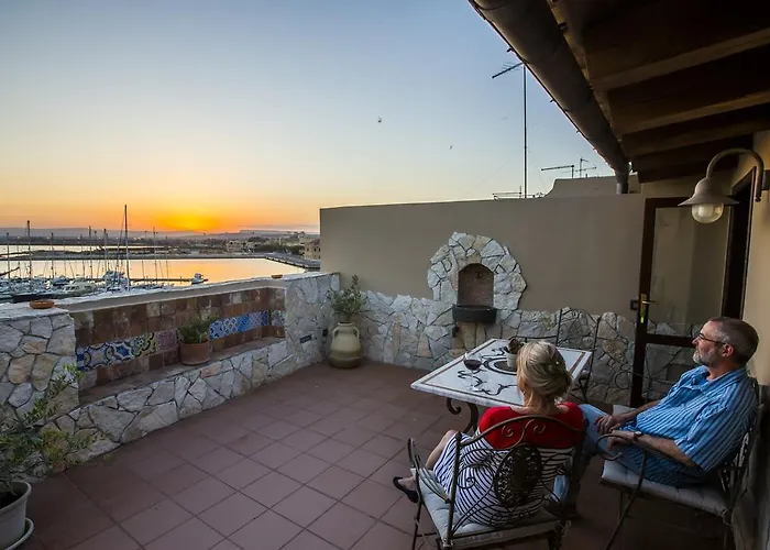 Palazzo Giunta - Porta Marina Ortigia 4*