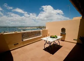 Palazzo Giunta - Porta Marina Ortigia לינה וארוחת בוקר 4*